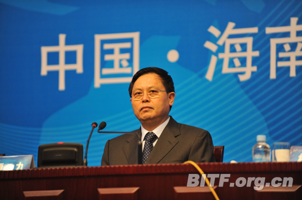 海南省委常委最新名单揭晓，开启自然美景探索之旅